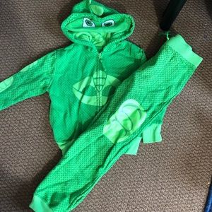 Gekko sweat suit